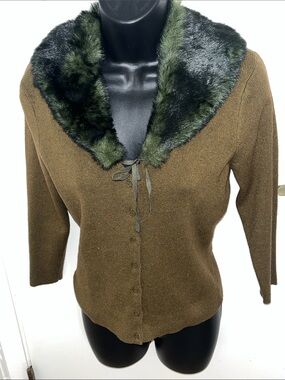 Urchin Women’s Olive Green Cardigan Cashmere Sweater Fur Collar